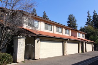 5490 N West Ave in Fresno, CA - Building Photo - Building Photo