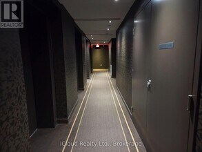 197 Yonge St in Toronto, ON - Building Photo - Building Photo