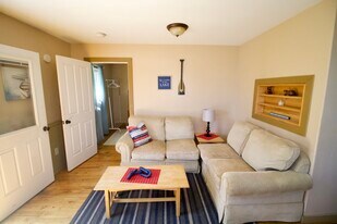 8 W Shore Rd, Unit Full Floor in Nelson, NH - Building Photo