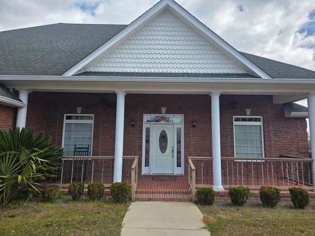 565 Twin Ponds Dr in Havana, FL - Building Photo - Building Photo