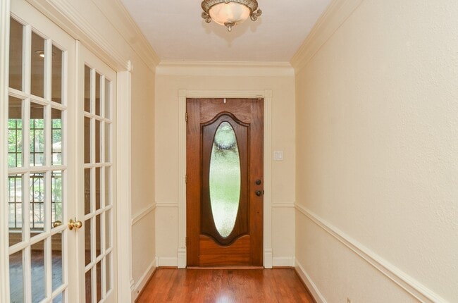 6611 Cypress Point Dr