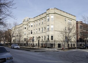 3737 N Fremont St in Chicago, IL - Foto de edificio - Building Photo