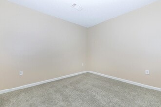 Lakeshore Crossing Apartments in Huntsville, AL - Building Photo - Building Photo