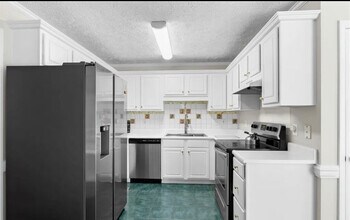 5807 Cherrystone Dr in Fayetteville, NC - Building Photo - Building Photo