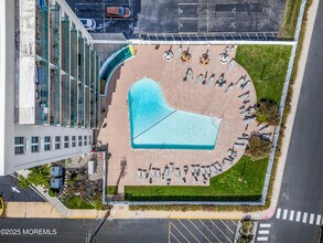 480 Ocean Ave N in Long Branch, NJ - Building Photo - Building Photo