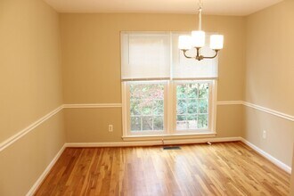 6610 Midhill Pl in Falls Church, VA - Building Photo - Building Photo