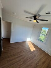 202 S Lincoln Ave, Unit Upstairs - Unit B in Moorestown, NJ - Building Photo - Building Photo