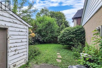 12 Briarfield Dr in Toronto, ON - Building Photo - Building Photo