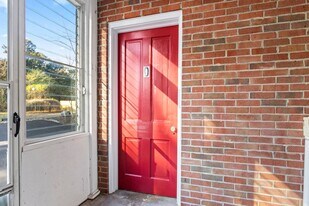 108 Cooley Rd in Williamsburg, VA - Building Photo