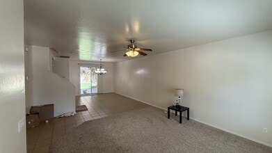 142 W Reese Ave in Visalia, CA - Building Photo - Building Photo