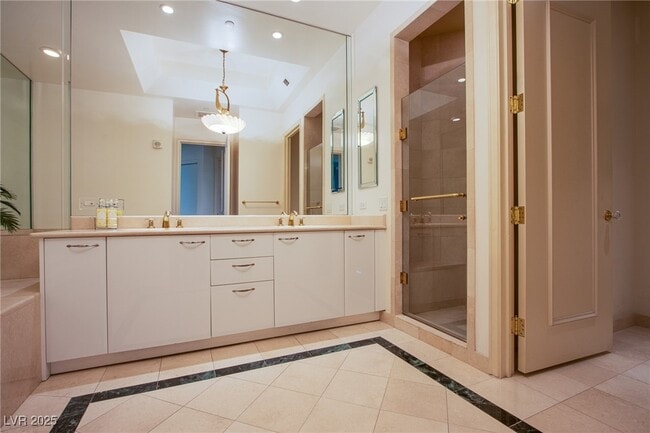 property at 2857 Paradise Rd