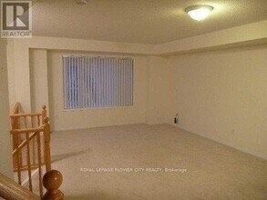 5035-5035 Oscar Peterson Blvd in Mississauga, ON - Building Photo - Building Photo