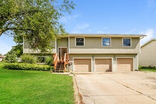 371 Shenandoah Blvd, Unit 0475 in Barberton, OH - Building Photo