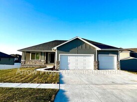 7855 Nicole Ln in Lincoln, NE - Building Photo