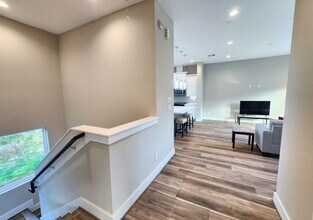 2615 Huntington Creek Ln in Houston, TX - Building Photo - Building Photo