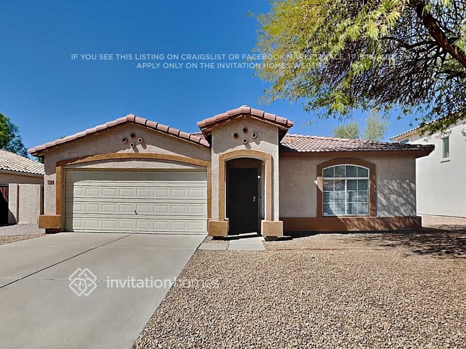 5946 N 74th Dr in Glendale, AZ - Foto de edificio