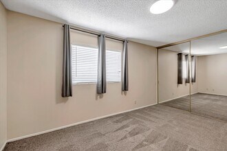 253 Green Moor Pl in Thousand Oaks, CA - Foto de edificio - Building Photo