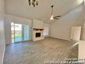 2934 Oak Leigh St in San Antonio, TX - Building Photo - Building Photo