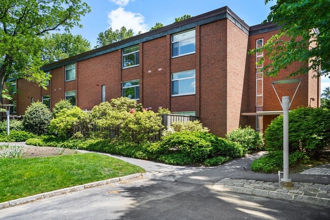 26 Bradbury St in Cambridge, MA - Foto de edificio - Building Photo