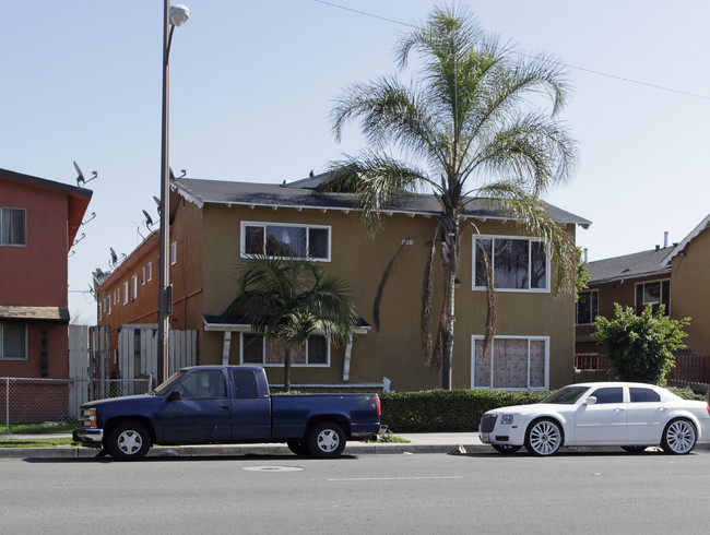 1021 S Standard Ave in Santa Ana, CA - Building Photo - Building Photo