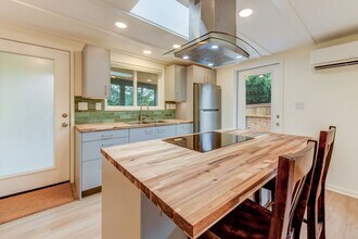 4072 NE 107th St in Seattle, WA - Building Photo - Building Photo