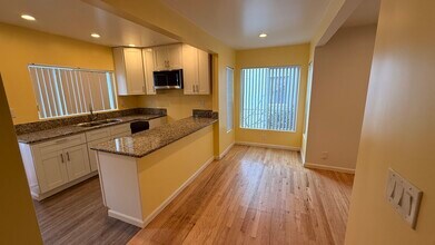 659 W Riggin St, Unit Riggin in Monterey Park, CA - Foto de edificio - Building Photo