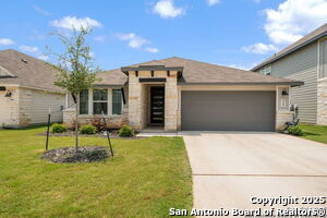 948 Black Horse Wy in San Antonio, TX - Building Photo