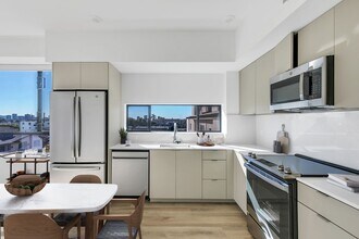 Gramercy Terrace in Los Angeles, CA - Foto de edificio - Interior Photo