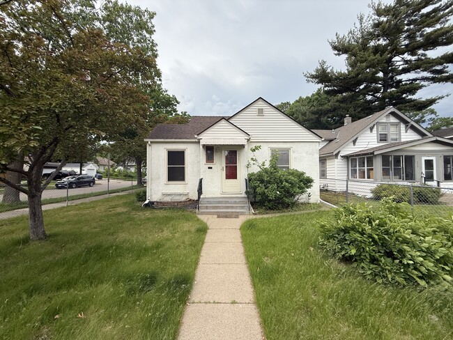 property at 3901 N Thomas Ave
