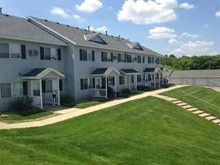 VALLEY VIEW ESTATES in Byron, MN - Building Photo