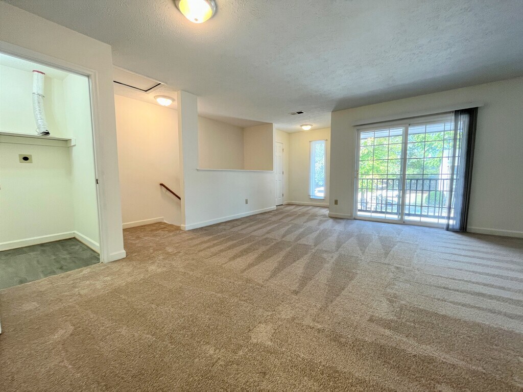 Collinwood Square Apartments in Newport News, VA