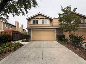 528 Folsom Cir in Milpitas, CA - Building Photo