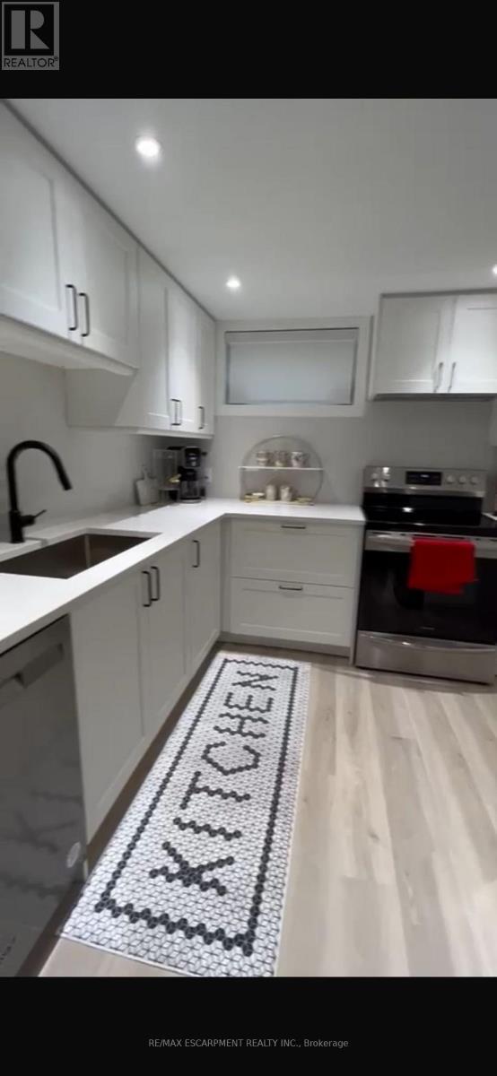 664 Hiawatha Blvd in Hamilton, ON - Building Photo - Building Photo