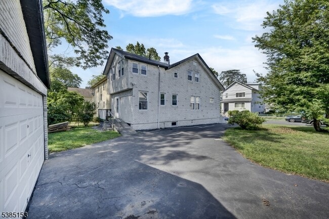 1451 Franklin St in Hillside, NJ - Foto de edificio - Building Photo