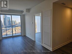 9-1409 Tecumseth St. in Toronto, ON - Building Photo - Building Photo