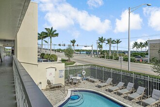 3915 S Flagler Dr in West Palm Beach, FL - Building Photo - Building Photo