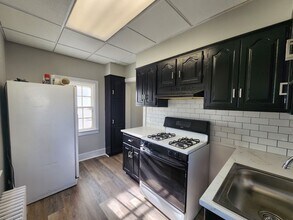 13 Jenkins Ave-Unit -2 Bedroom Lansdale Colonial in Lansdale, PA - Building Photo - Building Photo