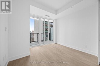 308 Jarvis St in Toronto, ON - Building Photo - Building Photo