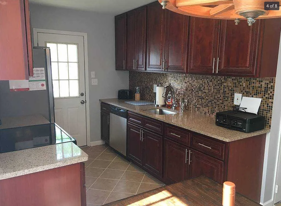 97 W Broadway in Port Jefferson Station, NY - Building Photo