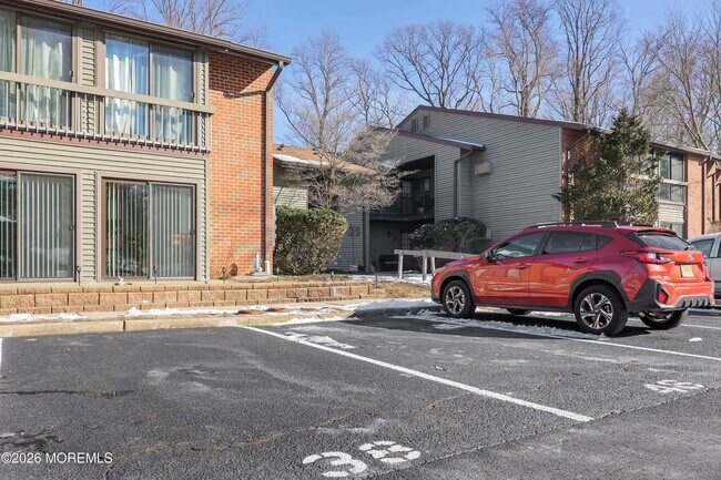 38 Medford Ct in Red Bank, NJ - Building Photo - Building Photo