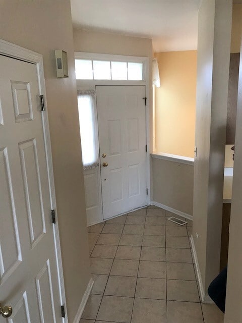 2235 Lake Ridge Dr in Glendale Heights, IL - Building Photo - Building Photo
