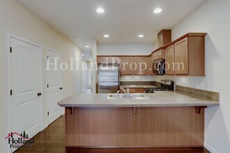 1832 SW Evans St in Portland, OR - Building Photo - Building Photo