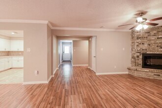 3824 Evergreen Dr in Dickinson, TX - Building Photo - Building Photo