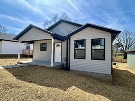 79 Bluegrass Rd in Somerset, KY - Building Photo