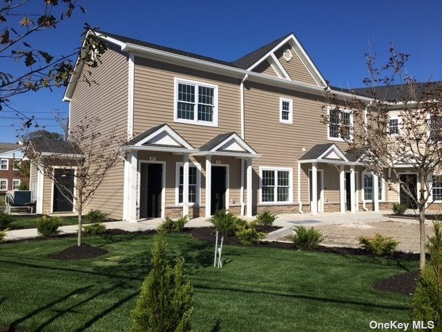 115 Evergreen St-Unit -103 in West Babylon, NY - Building Photo