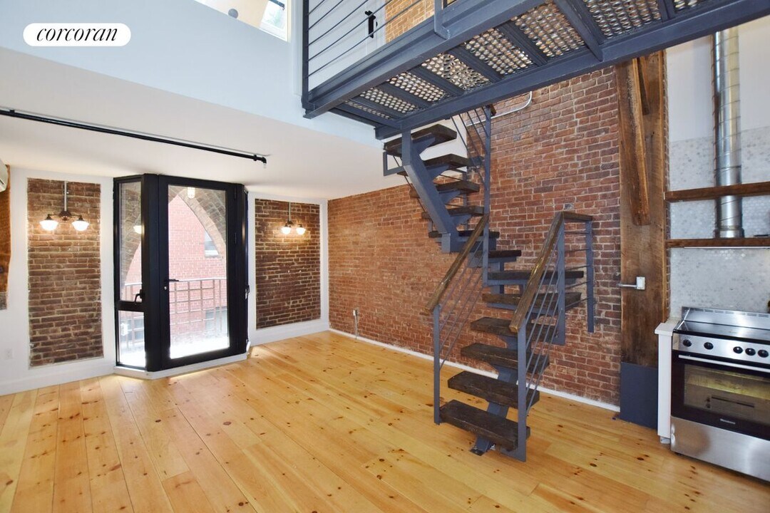 163 N 6th St in Brooklyn, NY - Building Photo