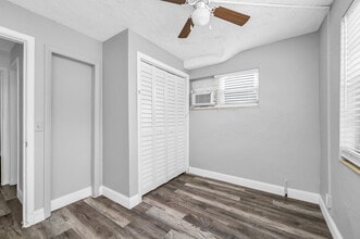 203 4th Ave S in Lake Worth Beach, FL - Building Photo - Building Photo
