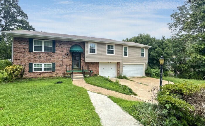 4015 Izlar Ln in Ooltewah, TN - Building Photo
