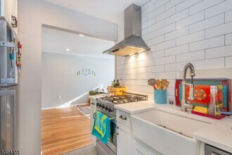 376 Claremont Ave in Montclair, NJ - Building Photo - Building Photo