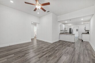 8154 Lawton St-Unit -B in Pensacola, FL - Building Photo - Building Photo